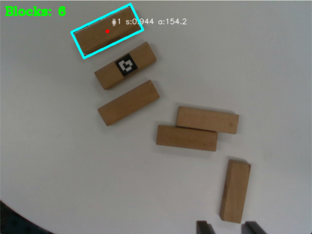 Live detection on real wooden blocks, one boxed with score and angle